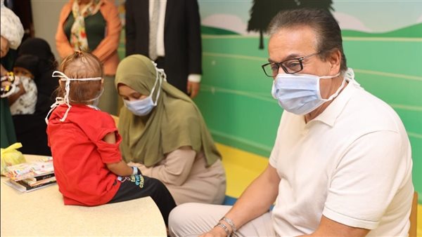 تأثر وزير الصحة بمستشفى