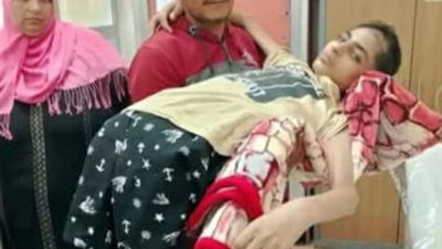 أب بالدقهلية يستغيث: ابني فقد ساقيه بعد سقوطه من عمود كهرباء خلال اللعب بطائرة ورق 