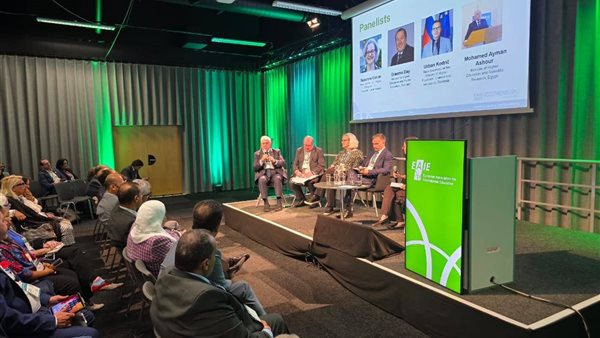 جانب من المؤتمر 