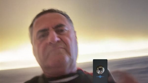 كاتس خلال الاتصال