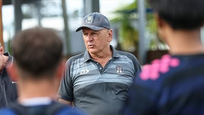 مدرب أوكلاند سيتي: ندرك حجم التحدي أمام بيراميدز.. وأتذكر جيدًا أداء أبو تريكة| حوار