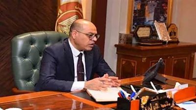 وزير العمل يتواصل هاتفيًا مع عاملة فقدت طفلتها الرضيعة بشركة نايل لينين جروب للنسيج بالإسكندرية 