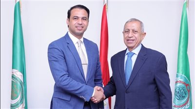 رجل الأعمال علي سالم يهنئ الدكتور إسماعيل عبد الغفار بتجديد رئاسته للأكاديمية العربية للعلوم والتكنولوجيا