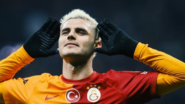 ماورو إيكاردي مهاجم