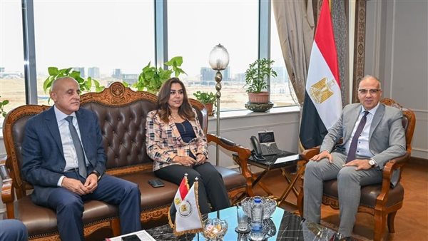 اجتماع محافظ الأقصر