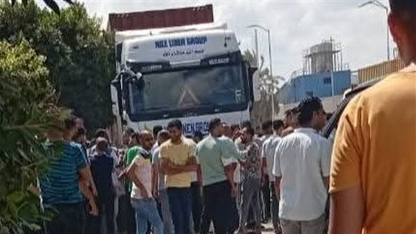 اعتصام عاملين بشركة