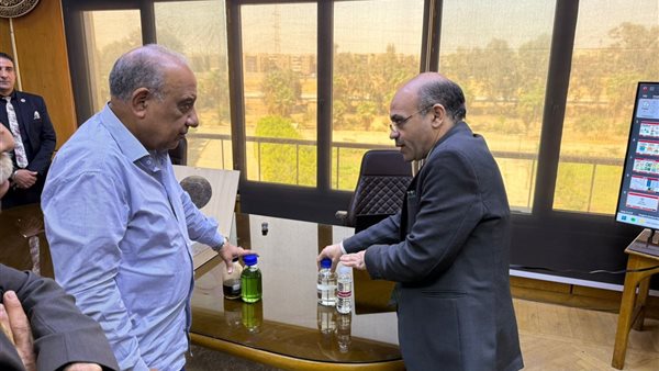 وزير الكهرباء يتفقد