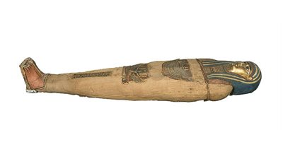 متحف مكتبة الإسكندرية يعرض مومياء امرأة شابة بزينة كارتوناج فريدة