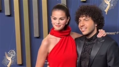 ريد كاربت حفل Emmy Awards| إطلالة مميزة لـ سيلينا جوميز.. وديردري أوكونيل وجنيفيف أوريلي أبرز الحضور 