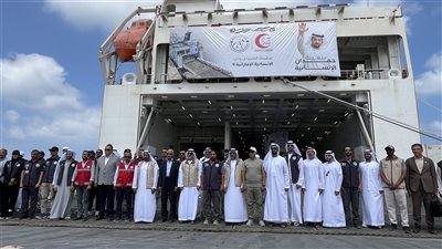 تحمل 7 آلاف طن مواد غذائية وإغاثية.. سفينة المساعدات الإماراتية حمدان تصل ميناء العريش