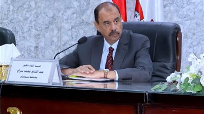 محافظ سوهاج يترأس اجتماع المجلس الاقتصادي لمتابعة المشروعات الاستثمارية