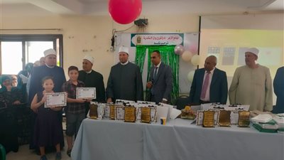 الرواق الأزهري بالإسكندرية يُكرِّم 28 دارسًا من الخاتمين لحفظ القرآن.. و32 أنهوا حفظ نصفه