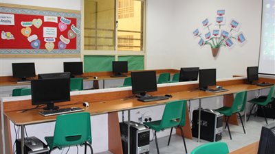 مهمشة وفقدت قيمتها التربوية.. معلمو الكمبيوتر وتكنولوجيا المعلومات يتقدمون بشكوى رسمية لإنقاذ المادة