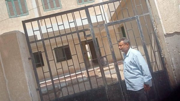 إغلاق وحدة صحية بالأقفال