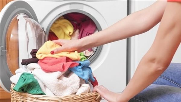 طرق استعادة لون الملابس