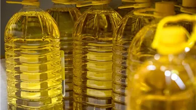 تجار: تخفيضات جديدة لأسعار زيوت الطعام والسمن بفعل تصفيات نهاية العام