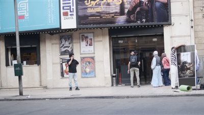 أول تعليق من سينما زاوية بشأن اعتصام مخرج شاب أمامها اعتراضه على عدم عرض فيلمه