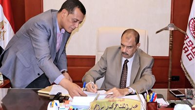 محافظ سوهاج يعتمد المرحلة الثالثة لقبول الطلاب بالصف الأول الثانوي للعام الدراسي الجديد