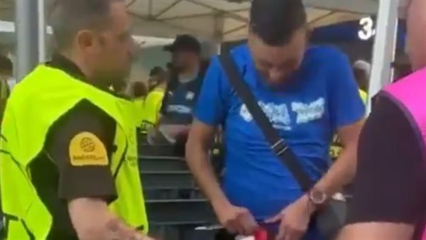 الأمن في ملعب سانتياجو