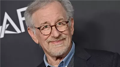 المخرج ستيفن سبيلبرج يكشف أسرار Jaws.. فيلم كاد يُنهي مسيرته فتح له أبواب المجد بعد 50 عامًا