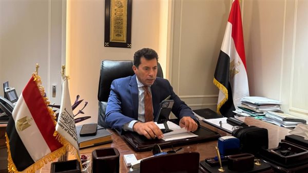 وزير الرياضة خلال