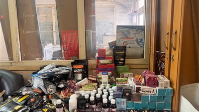 غلق منشآت طبية مخالفة وضبط منتحلة صفة تدير مركزًا صحيًا في بني سويف