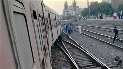 مصدر: انتظام حركة القطارات بعد خروج عربة قطار عن القضبان بشبين القناطر دون إصابات
