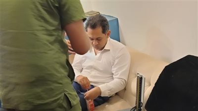 نقل الإعلامي حسام الدين حسين إلى المستشفى بعد تعرضه لوعكة صحية خلال تقديمه 90 دقيقة