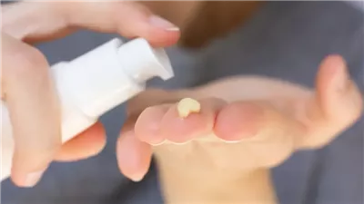 أطباء الجلدية يحسمون الجدل: روتين العناية بالبشرة يبدأ بثلاث خطوات أساسية 