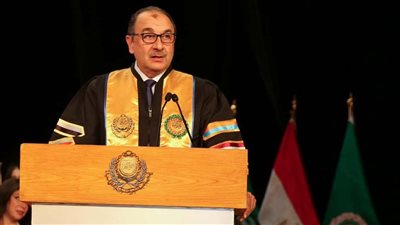 وزير قطاع الأعمال يشهد حفل تخرج دفعة جديدة من الأكاديمية العربية فرع القاهرة