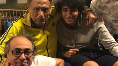 أكرم السعدني عن صورته مع عادل إمام: عملت ضجة بالعالم العربي.. إحنا في عصر الزعيم