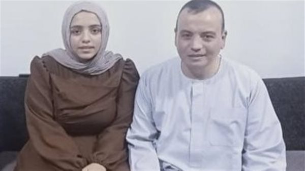 الطالبة عائشة ووالدها