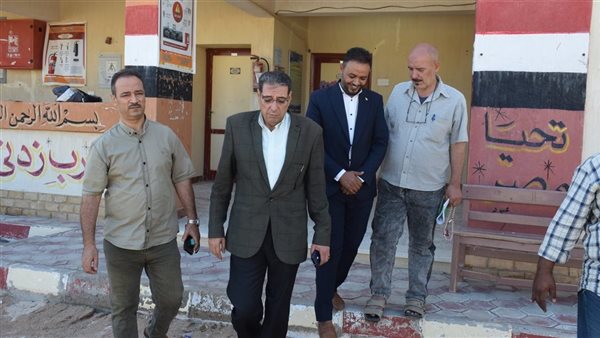 عادل عتلم يتفقد المدارس