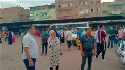 حملات ميدانية لمتابعة وتنظيم المواقف بشبين القناطر لتحقيق السيولة المرورية