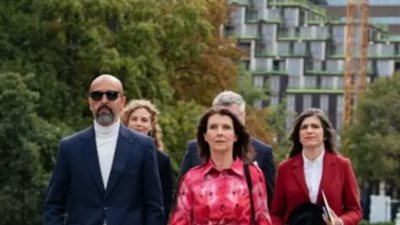 طرد نائبة بالبرلمان الهولندي بسبب ارتدائها قميصا بألوان علم فلسطين 