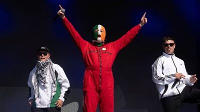 كندا تمنع فريقا غنائيا أيرلنديا من الدخول لأراضيها بسبب دعمهم للقضية الفلسطينية