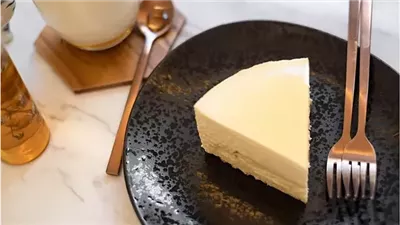تخفي قنبلة سعرات حرارية.. تعرف على مخاطر التشيز كيك