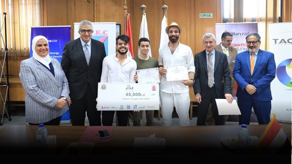 جانب من التكريم 