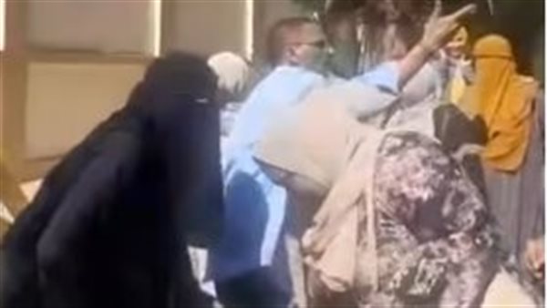 طرد أولياء أمور من