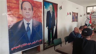 غزة تشيد بالموقف المصري.. مخاتير فلسطين تهدي الرئيس السيسي والحكومة درع الوفاء تقديرا للجهود الإنسانية