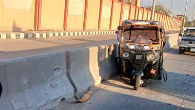 مصرع شخصين وإصابة 3 آخرين إثر تصادم مركبتي توكتوك مع سيارة ملاكي بالإسكندرية