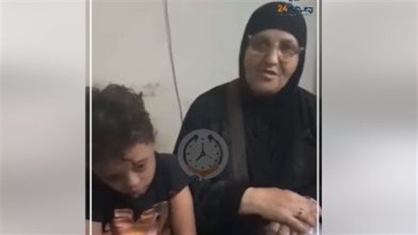 السيدة وحفيدها