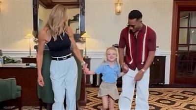 بعد جدل ظهورهما.. محمد رمضان يُعلم لارا ترامب وابنتها الرقص في ميامي| صور