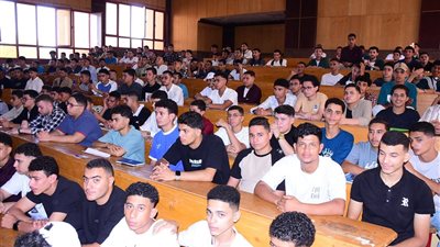 رئيس جامعة سوهاج يتابع انتظام المحاضرات في بداية العام الدراسي الجديد