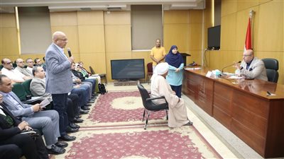 محافظ بني سويف: إعانات عاجلة ومساعدات مالية لأسر من الفئات الأولى بالرعاية