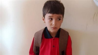 قلبي وجعني على إبني.. أب يستعيد نجله بعد أن تركه السائق أمام مدرسة غريبة| تفاصيل