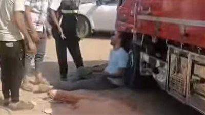 مصرع وإصابة 7 أشخاص في حادث تصادم سيارتين على طريق مصر - الإسماعيلية الصحراوي