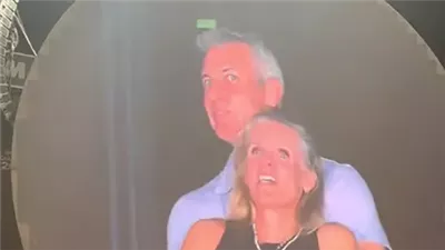 تطور صادم في فضيحة Coldplay Kiss Cam.. زوج كريستين كابوت حضر الحفل رفقة صديقة جديدة