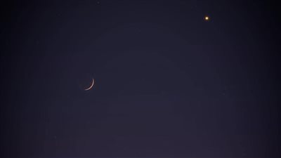 اقتران القمر بالمريخ يزين سماء الوطن العربي الليلة