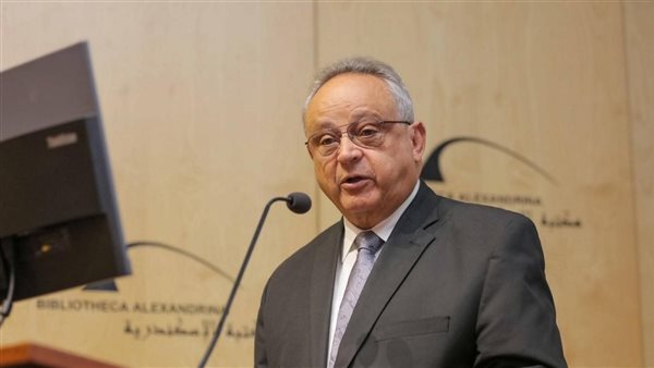 احمد زايد مدير مكتبة